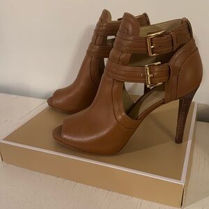 MICHAEL Michael Kors Blaze Open Toe Bootie Leather Color Acorn US 7.5 Worn Once